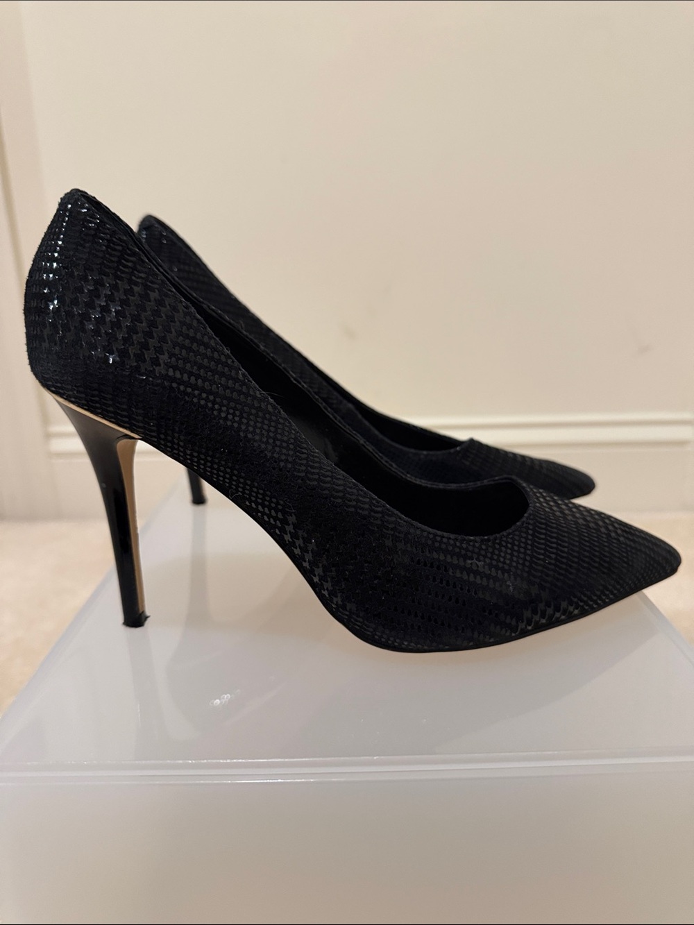White House Black Market Black Textured Pointed-Toe Pumps
